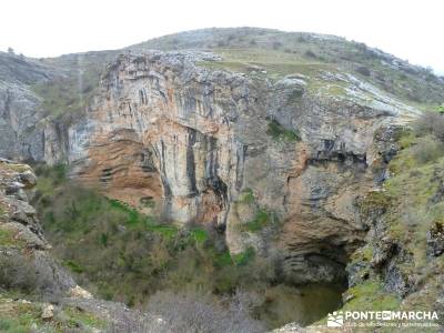 Barranco Río Dulce; ropa senderismo; campamentos de la comunidad de madrid;senderismo nivel bajo